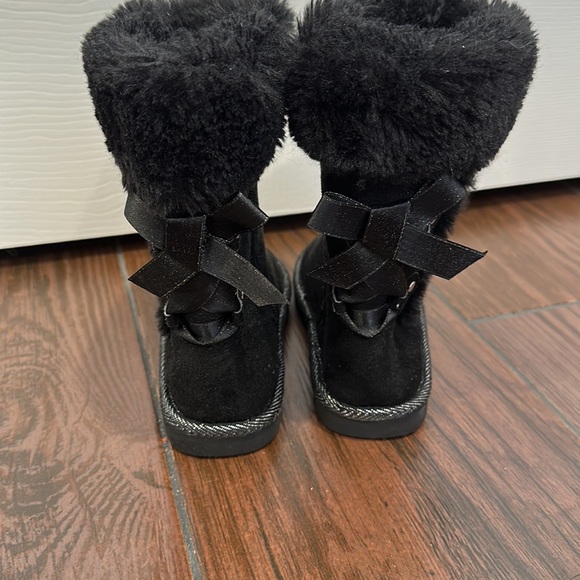 Jumping beans brand black boots, fur trim, Toddler size 10 - Picture 4 of 5
